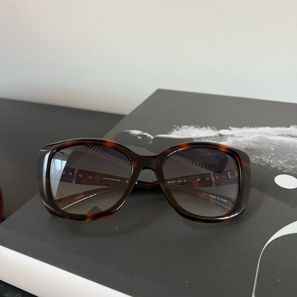 Longchamp Elegant Tortoise Shell Sunglasses - Picture 2 of 15